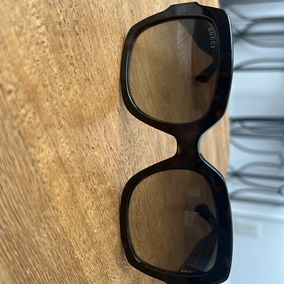 Gucci sunglasses, never worn- purchased 3 months ago and cannot return. - Picture 2 of 4